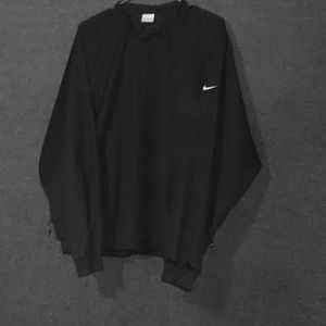 Nike mens pullover windbreaker.